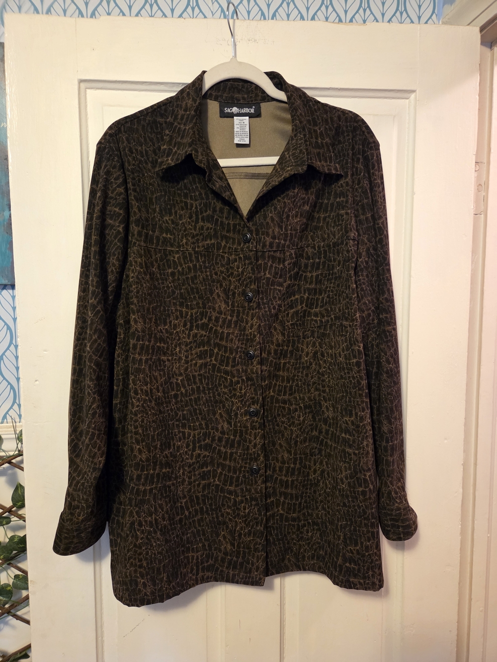 Sag Harbor Olive Green Croc-Texture Button Front Shirt